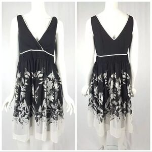 Metro 22 Size Small Black & White Floral Surplice Sleeveless Midi Dress Casual